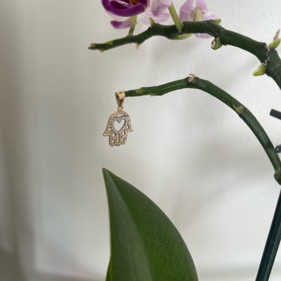 Hand of Fatima gold with pivet diamonds purchase in Italy - Picture 4 of 4
